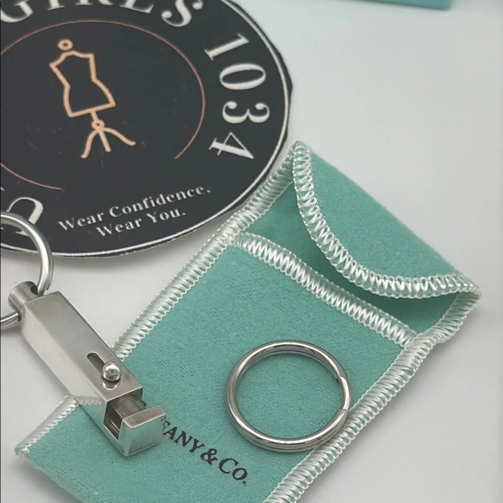 Authentic Tiffany & Co. Silver Valet Keychain with Blue Pouch & Box NWT   Unisex